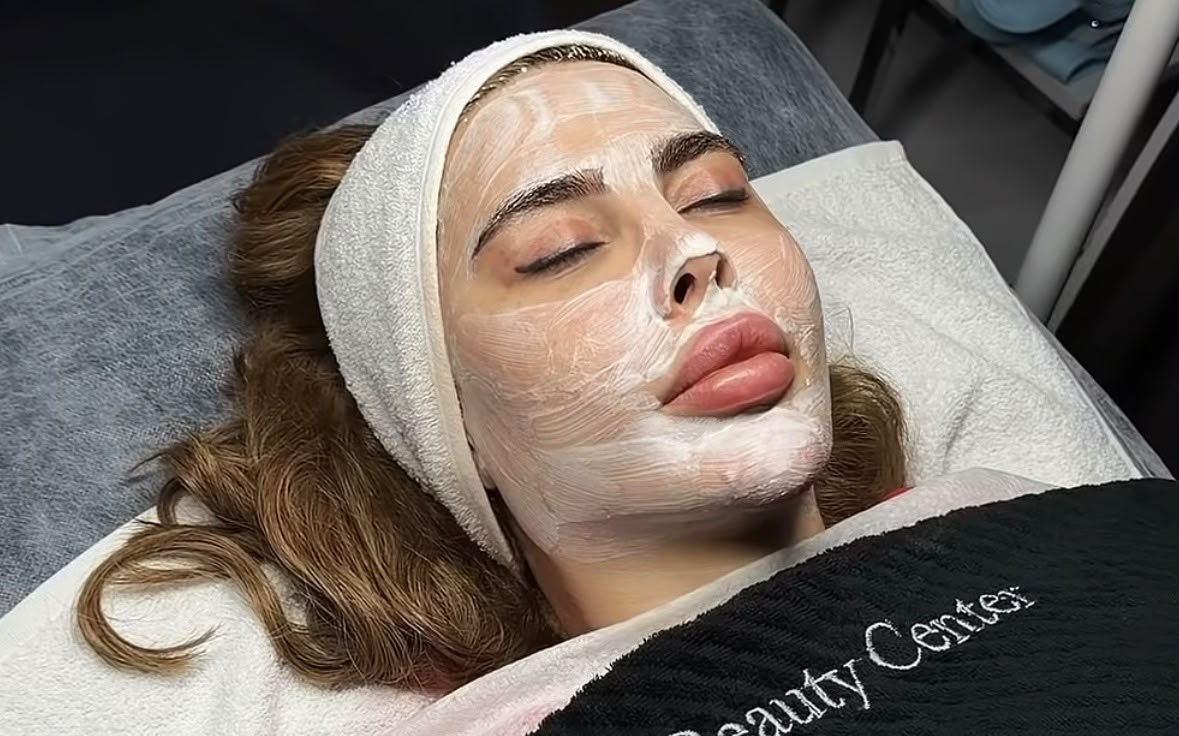 Client during a Hydrafacial treatment at Aqua Beauty Center